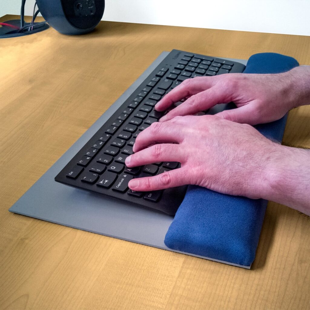 Mouse and keyboard wrist rest